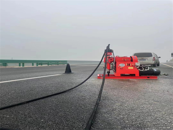 文成马路路基路面开裂下沉注浆加固灌浆